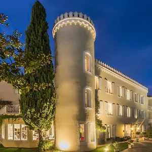 Chateau De La Tour Отель